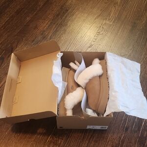 UGG Disquette Slippers NIB